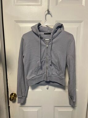 Brandy Melville Cropped Light lilac Zip-Up Hoodie